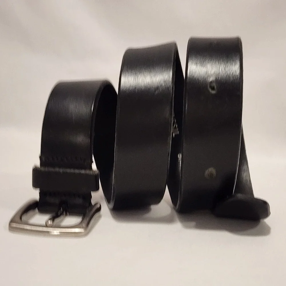 Fossil Mens Black Genuine Leather Belt Silver Buckle Size 38 MB125200138